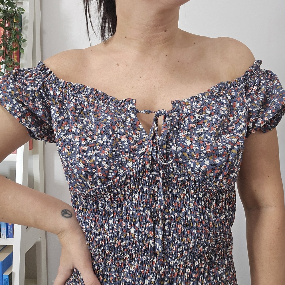 NWT Floral dress with scrunch body